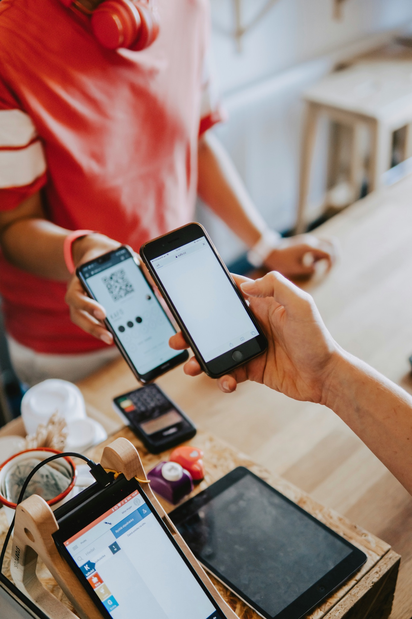 How to add a loyalty card to Apple Wallet (step by step)